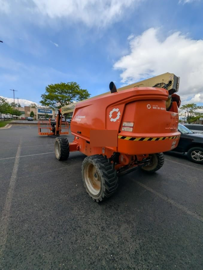 2023 JLG 660SJ