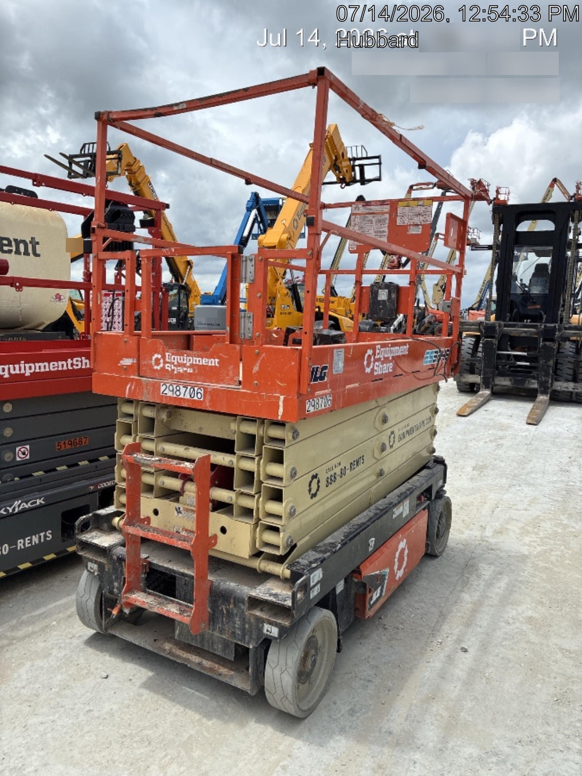 2023 JLG ES3246
