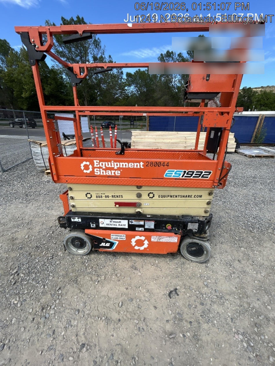 2022 JLG ES1932