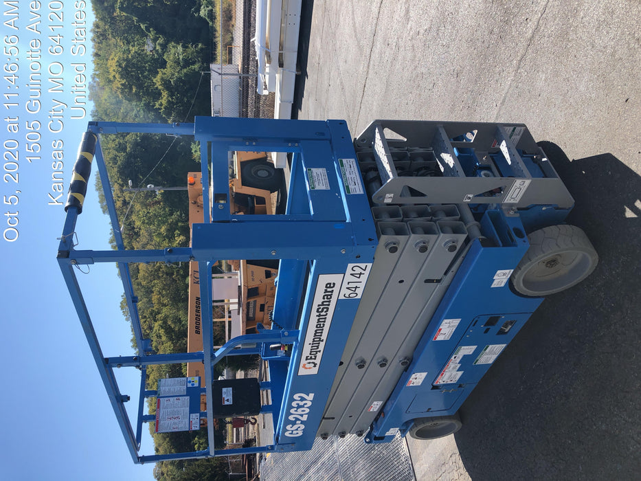 2020 Genie GS-2632 Standard, Folding half height swing gate