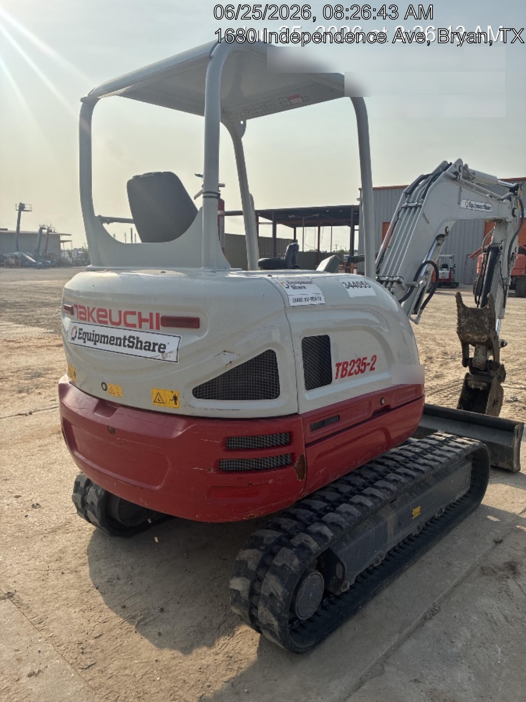 2023 TAKEUCHI TB235-2R