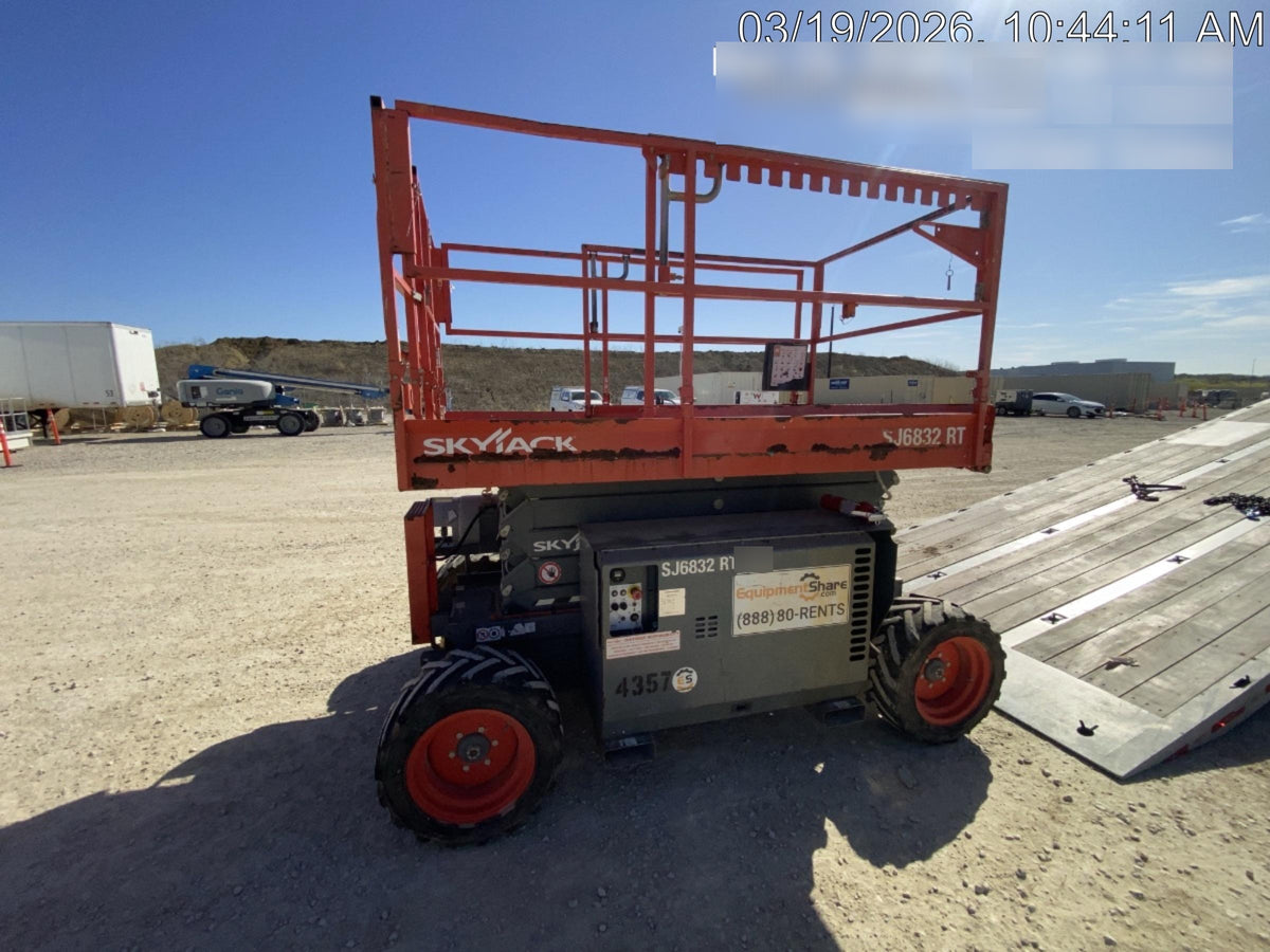 2017 SKYJACK SJ6832 RT