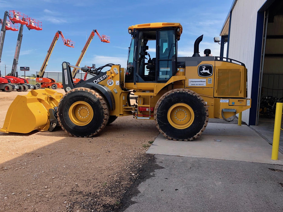 2019 JOHN DEERE 524L