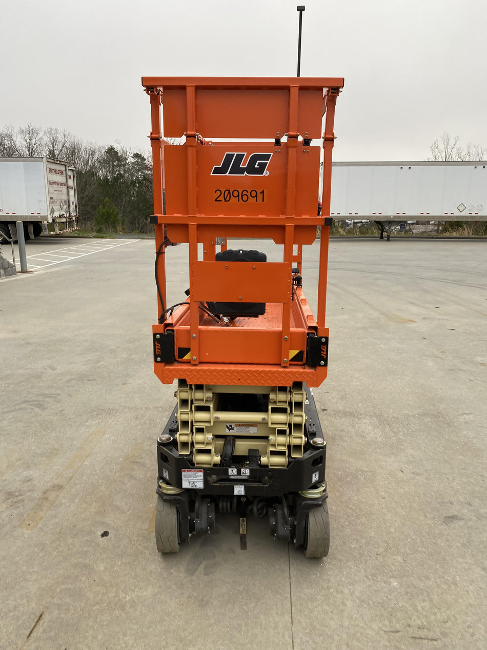 2022 JLG ES1932