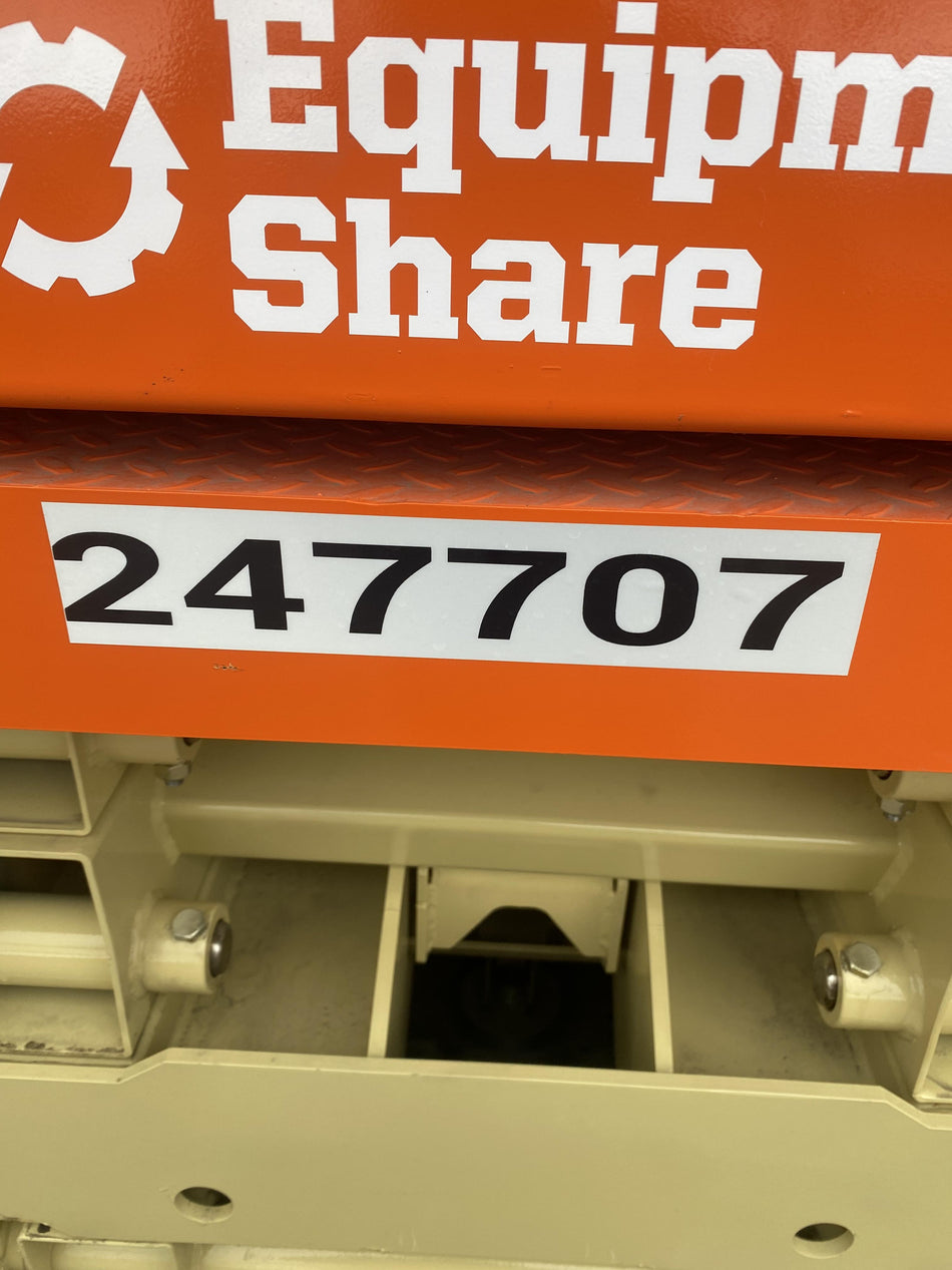 2022 JLG ES3246