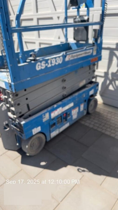 2019 Genie GS-1930 Fixed rails with chain Entry