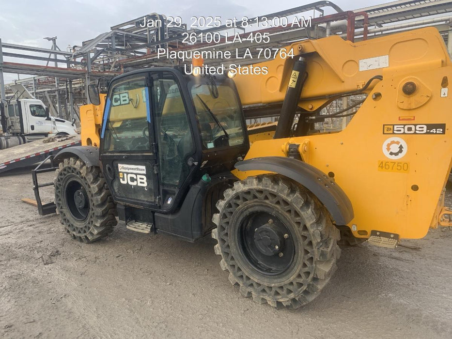 2019 JCB 509-42 Cab/Heat/Air, 74 HP, Solid Tires, STD Worklight, Beacon, Aux Hydraulics, Lifting Eye, Back up Alarm w/66" Carriage/60" Forks