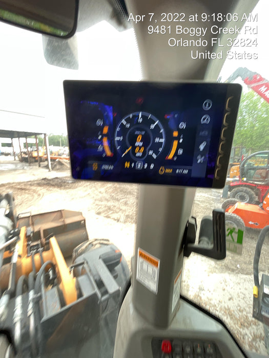 2018 Case 821G CLOSED CAB, 1 FUNCTION, JRB 418 STYLE HYD COUPLER