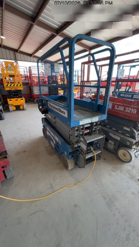 2017 Genie GS-1930 Genie GS-1930 Lift w/Fixed Rail and Chain Entry