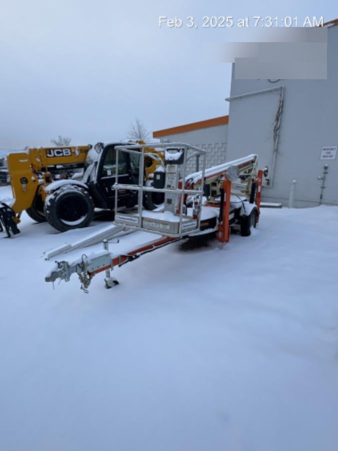 2022 JLG T350