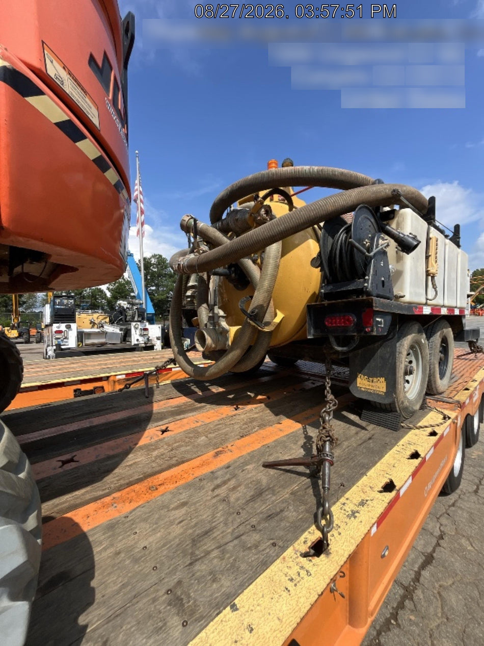 2021 Vac-Tron LP573XDT Kohler Diesel, 500 Gallon Debris Tank w/ Hydraulic Tilt, two (2) 100 Gallon Water Tanks, Low Profile Torsion Axles (12,000 GVWR)