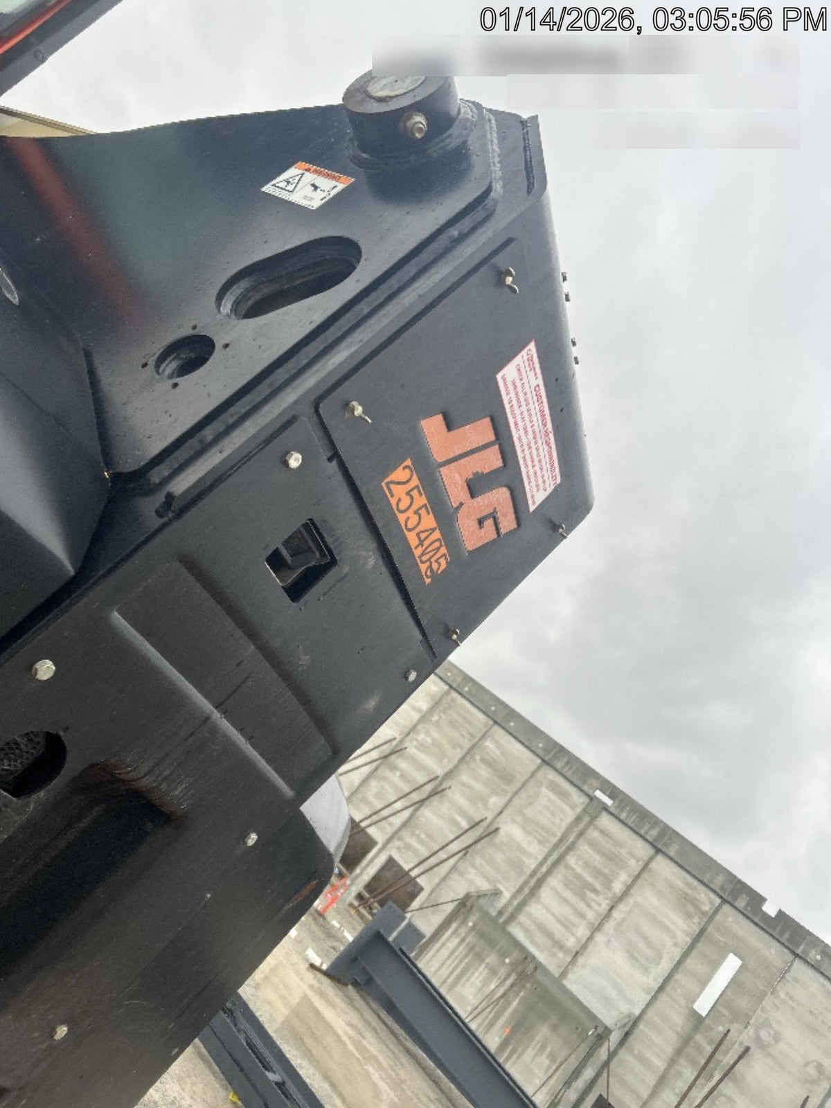 2022 JLG 1732
