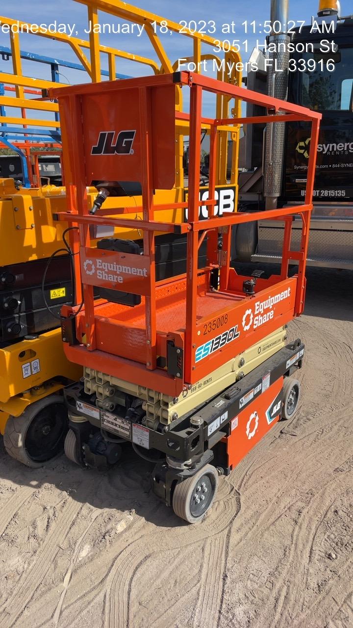 2022 JLG ES1330L