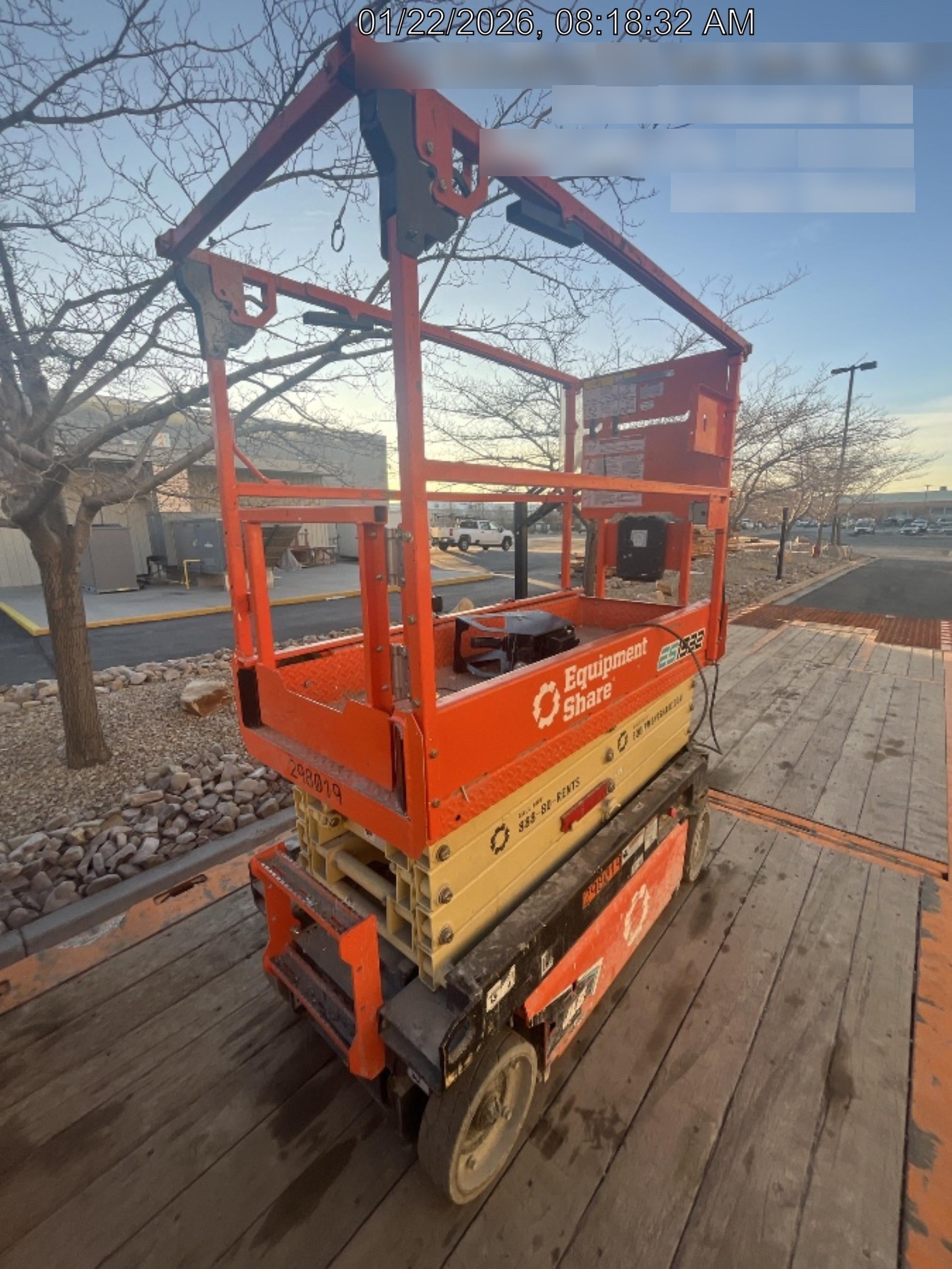 2023 JLG ES1932