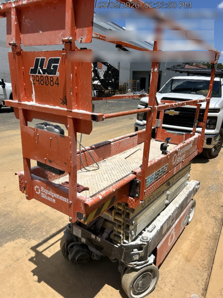 2023 JLG ES1932