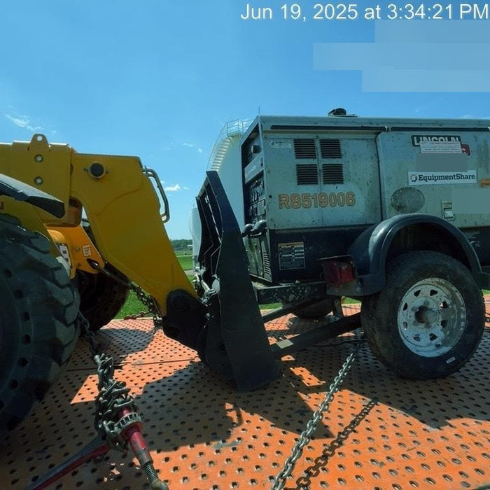 2019 Lincoln Electric Vantage 322 Welder Ready-Pak 3, Two wheel trailer, Fender and Light kit, Cable Rack