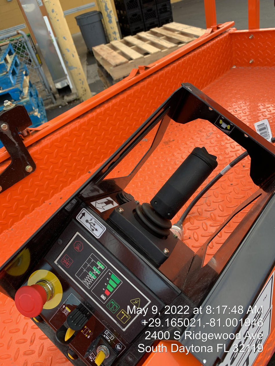 2022 JLG ES1932