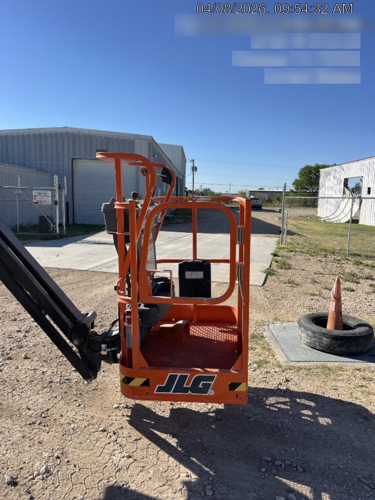 2025 JLG E300AJP