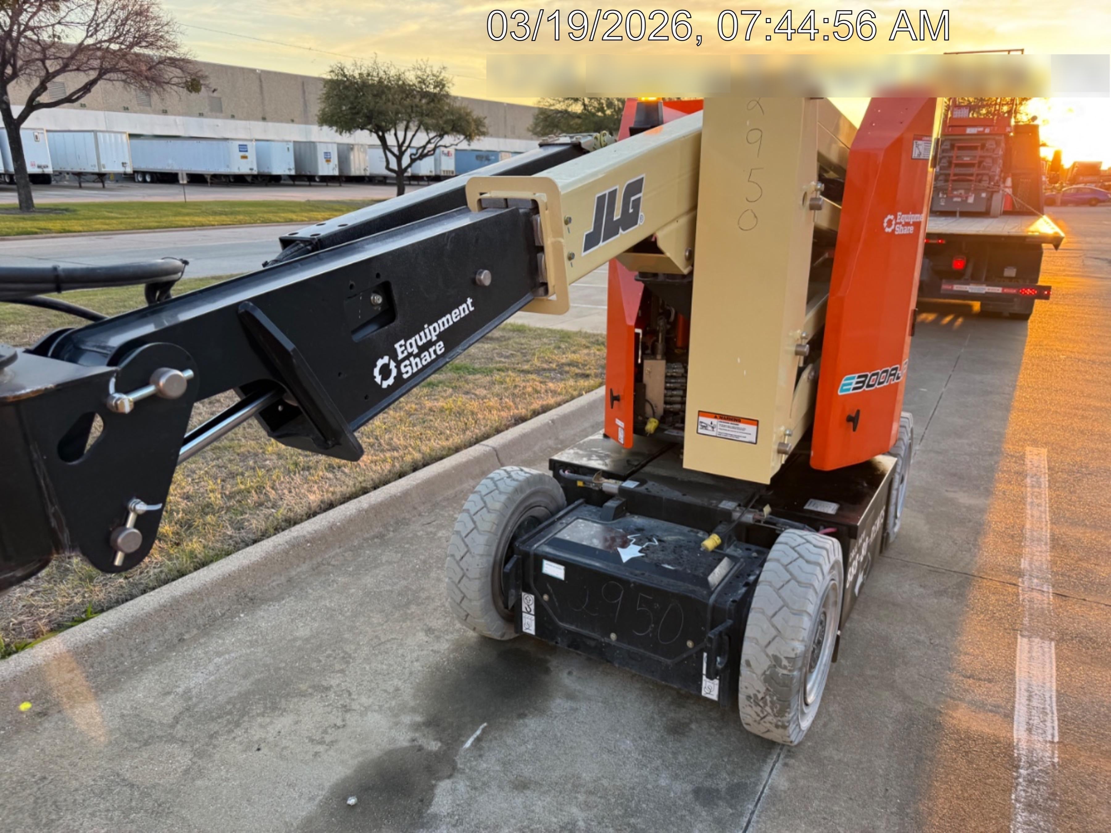 2025 JLG E300AJP