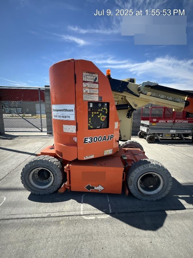 2019 JLG E300AJP