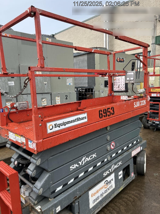 2018 Skyjack SJIII-3226 Skyjack SJIII3226 Scissor Lift w/Trojan Batteries