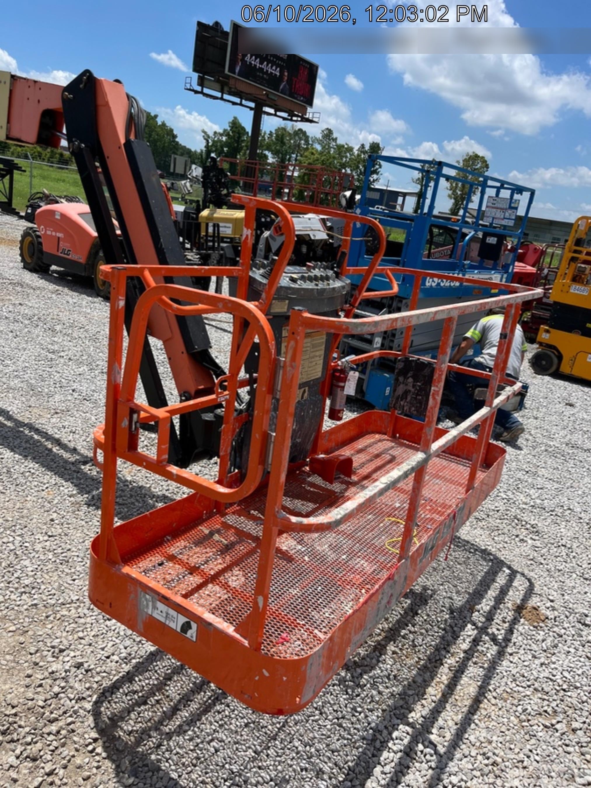 2019 JLG 800AJ