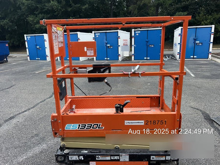 2022 JLG ES1330L