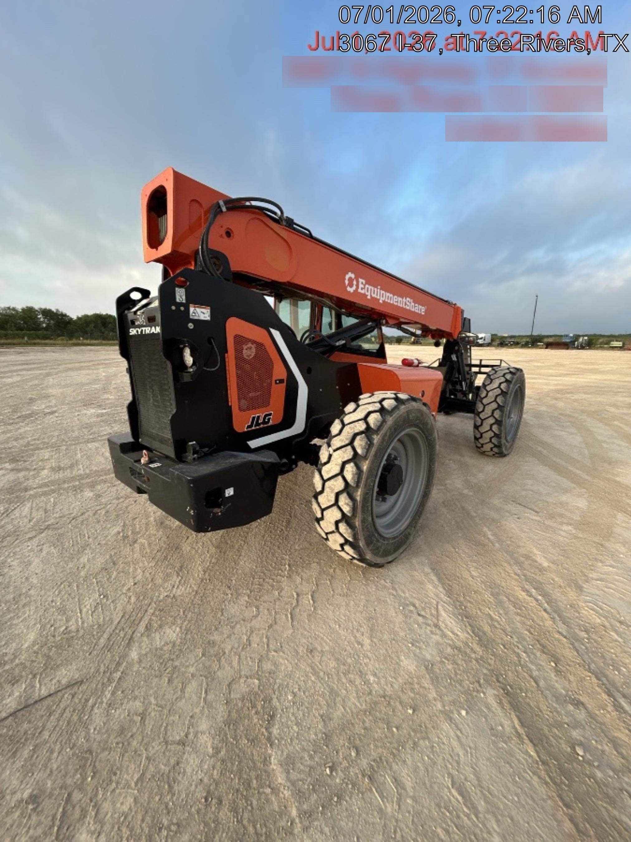 2024 SKYTRAK 8042