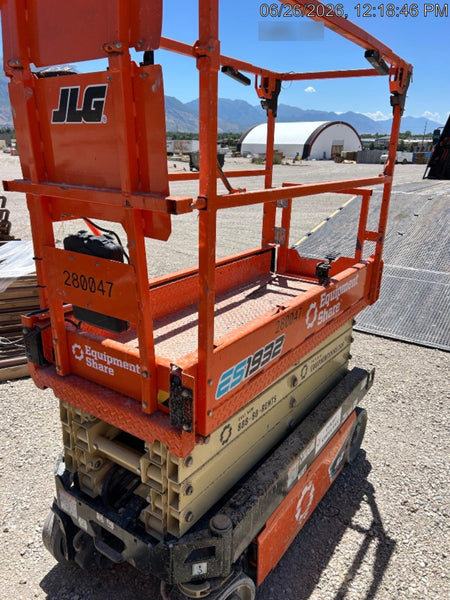 2022 JLG ES1932