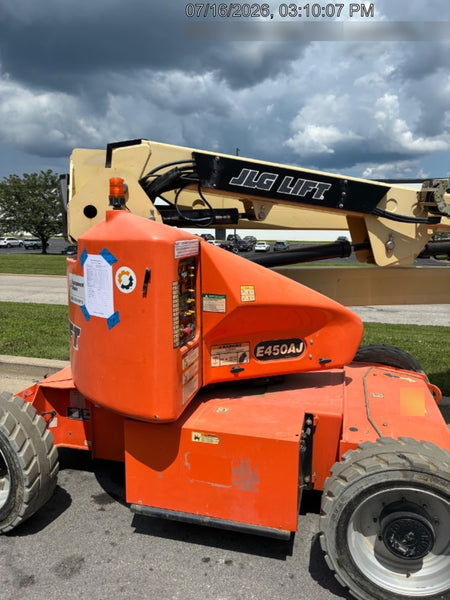 2019 JLG E450AJ