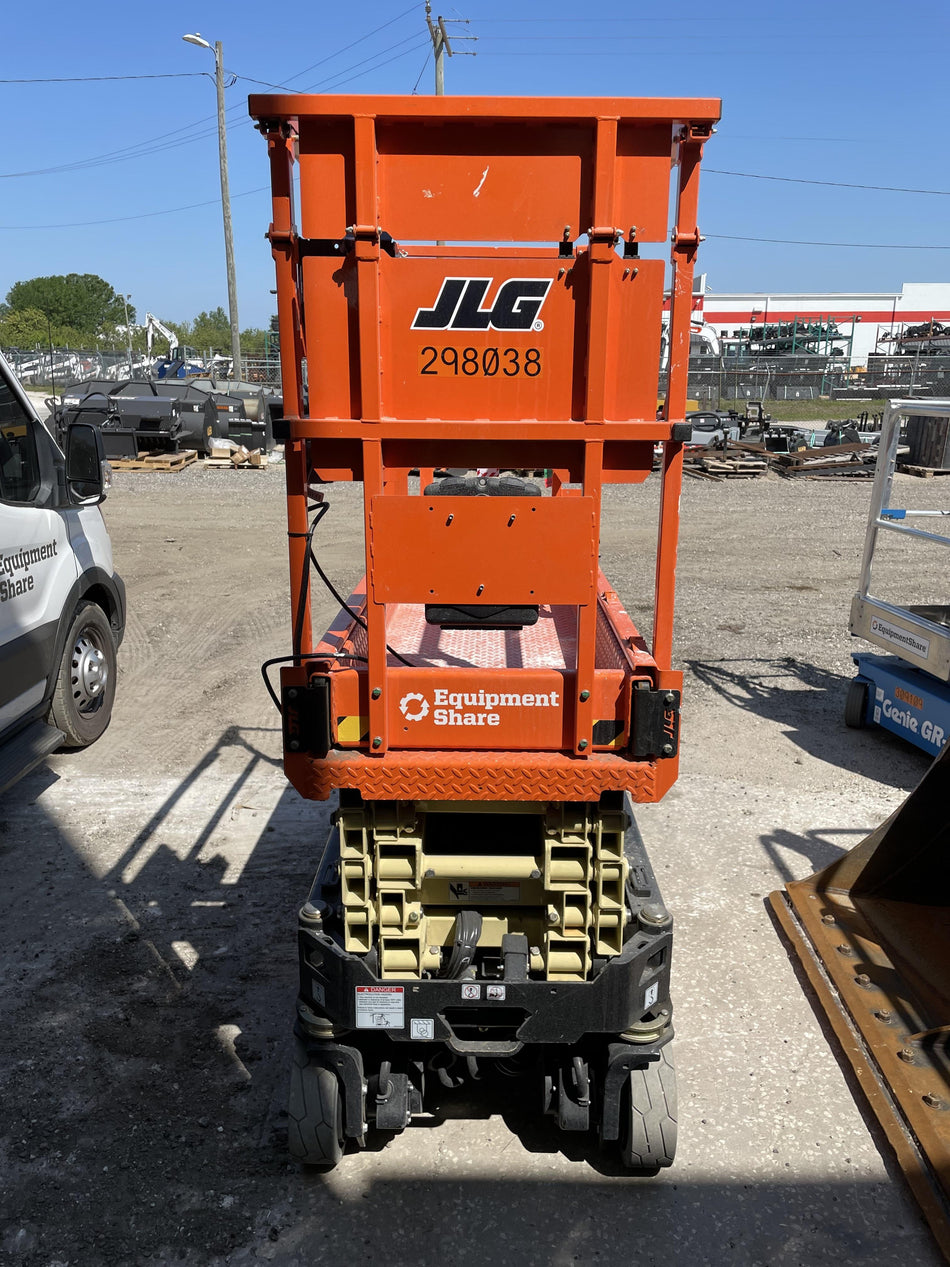 2023 JLG ES1932