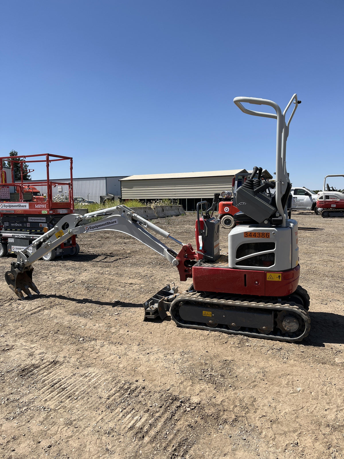 2023 TAKEUCHI TB210R