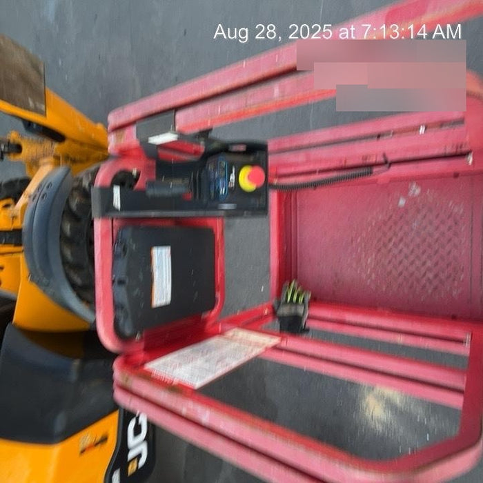 2020 MEC 1330SE Solid NM Tires, Steel Swing out Doors, LCS, Beacon, 900W Invertor