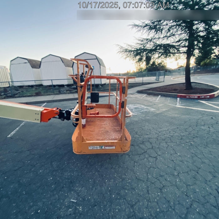 2019 JLG 400S