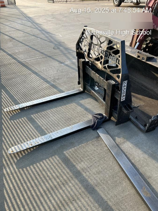 2022 PALADIN 48" Pallet Forks - Paladin