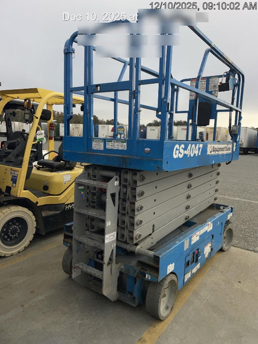 2019 Genie GS-4047 Folding rails with half height swing gate