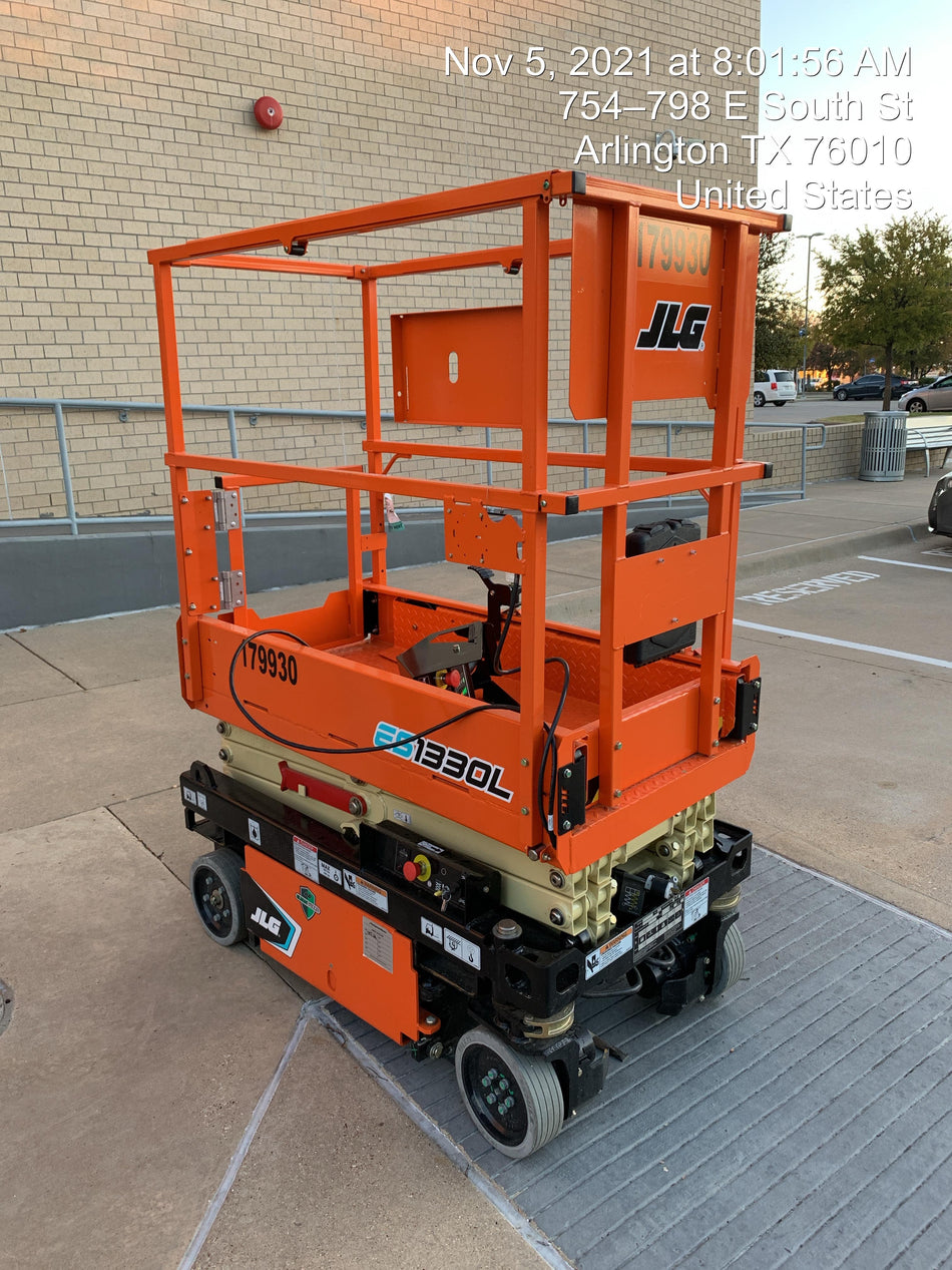 2021 JLG ES1330L