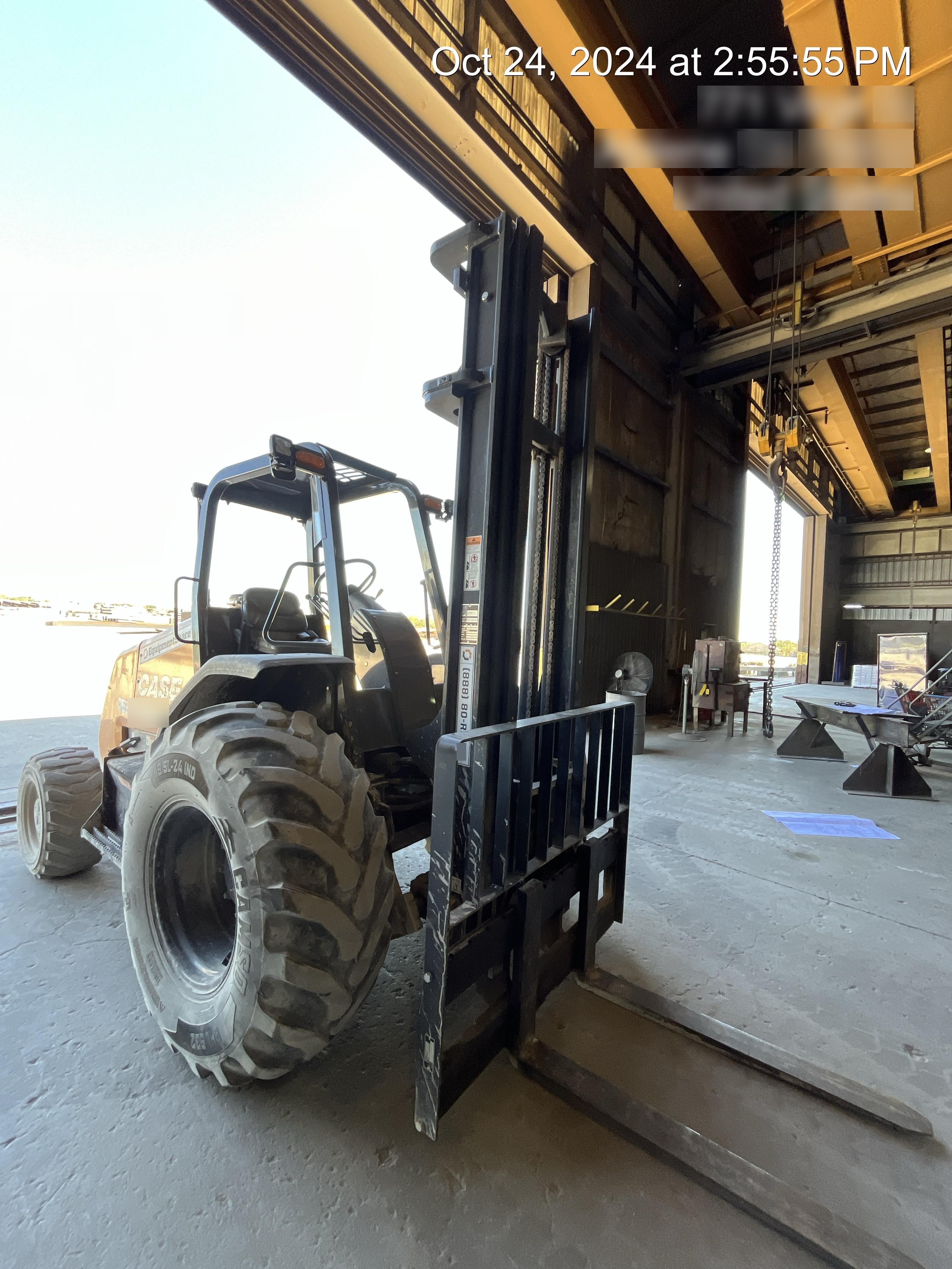 2023 CASE 588H