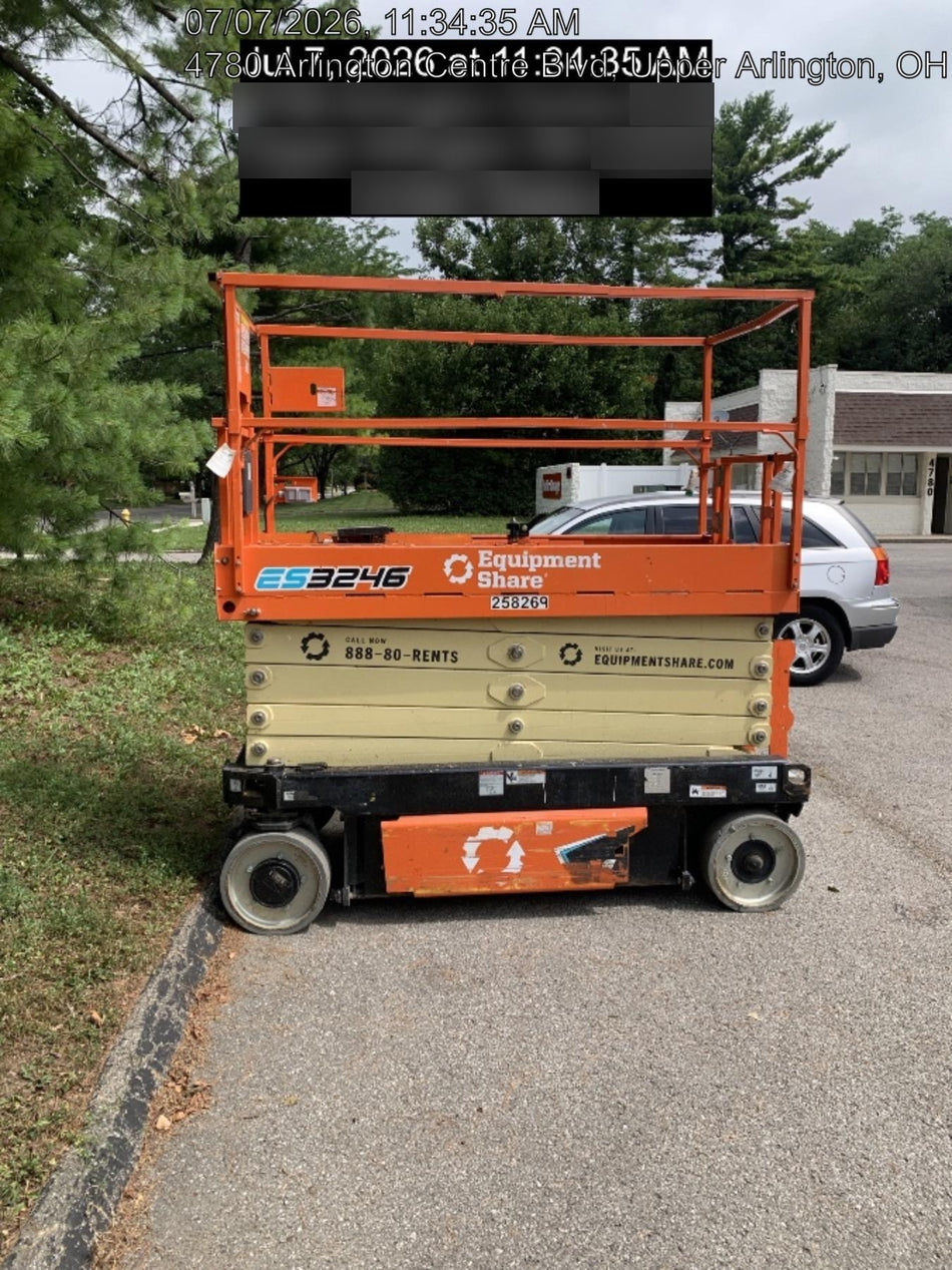 2022 JLG ES3246