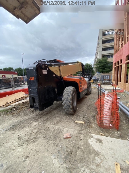 2025 JLG 1075