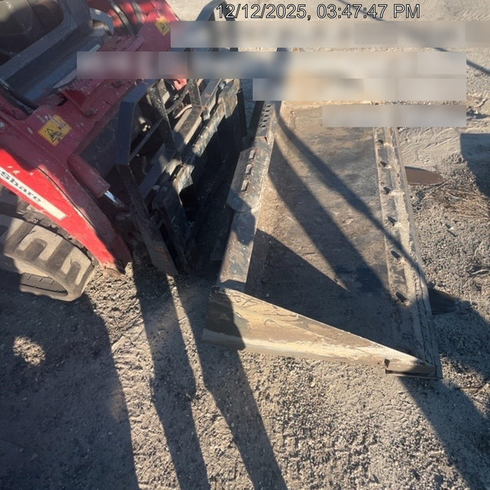 2024 ARROW MATERIAL HANDLING 24" Pallet Fork Frame