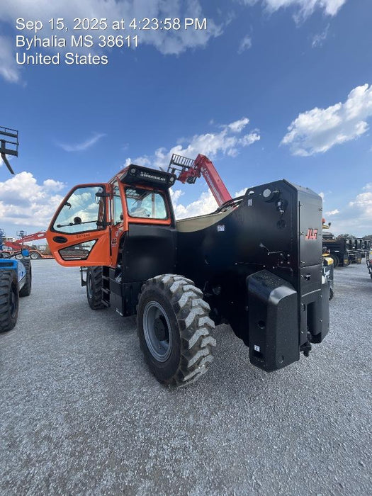 2025 JLG 2733