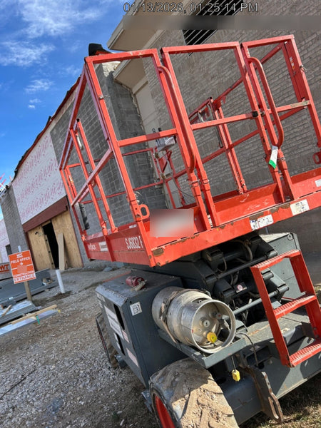 2021 JLG ES1932