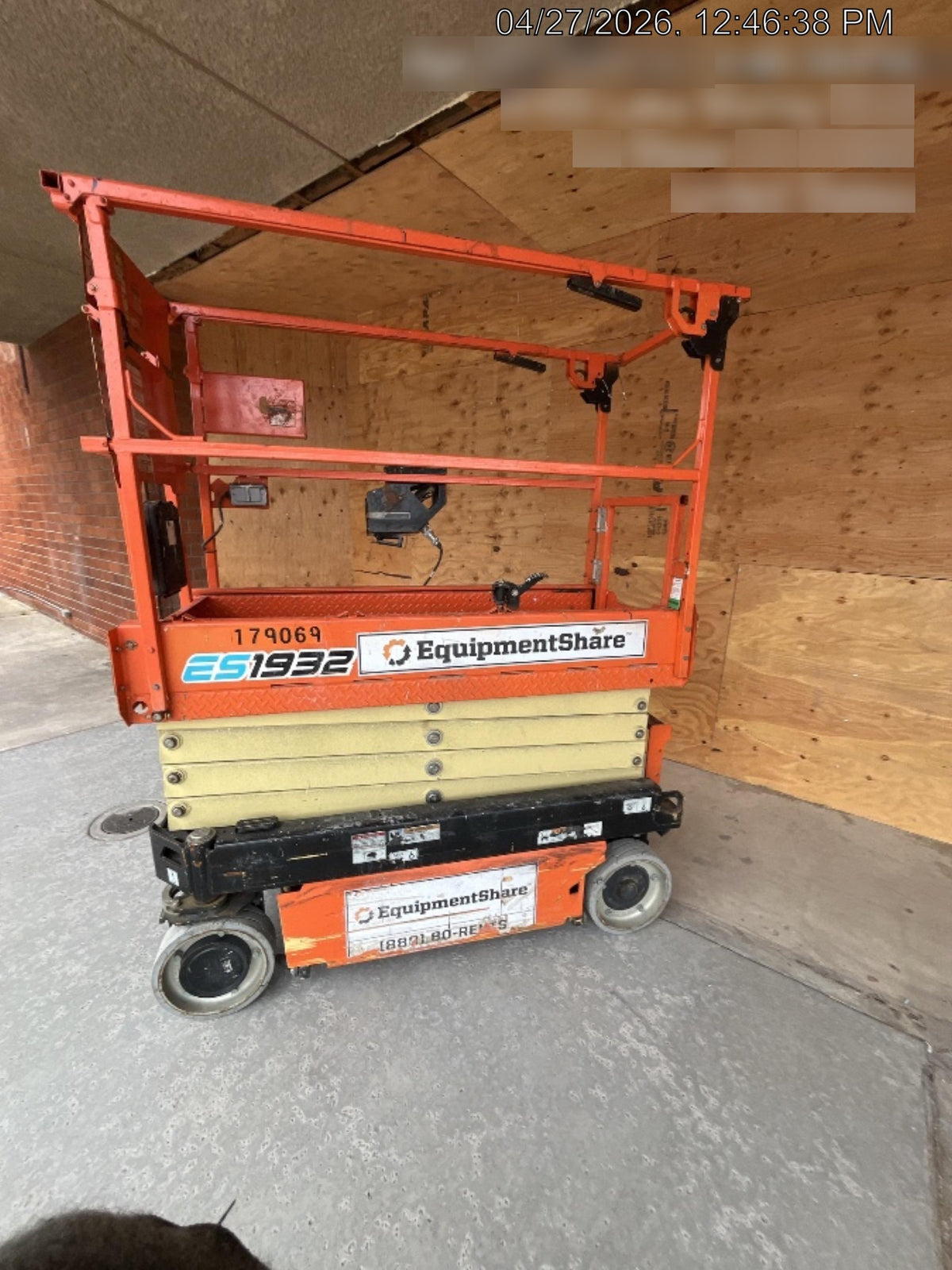 2021 JLG ES1932