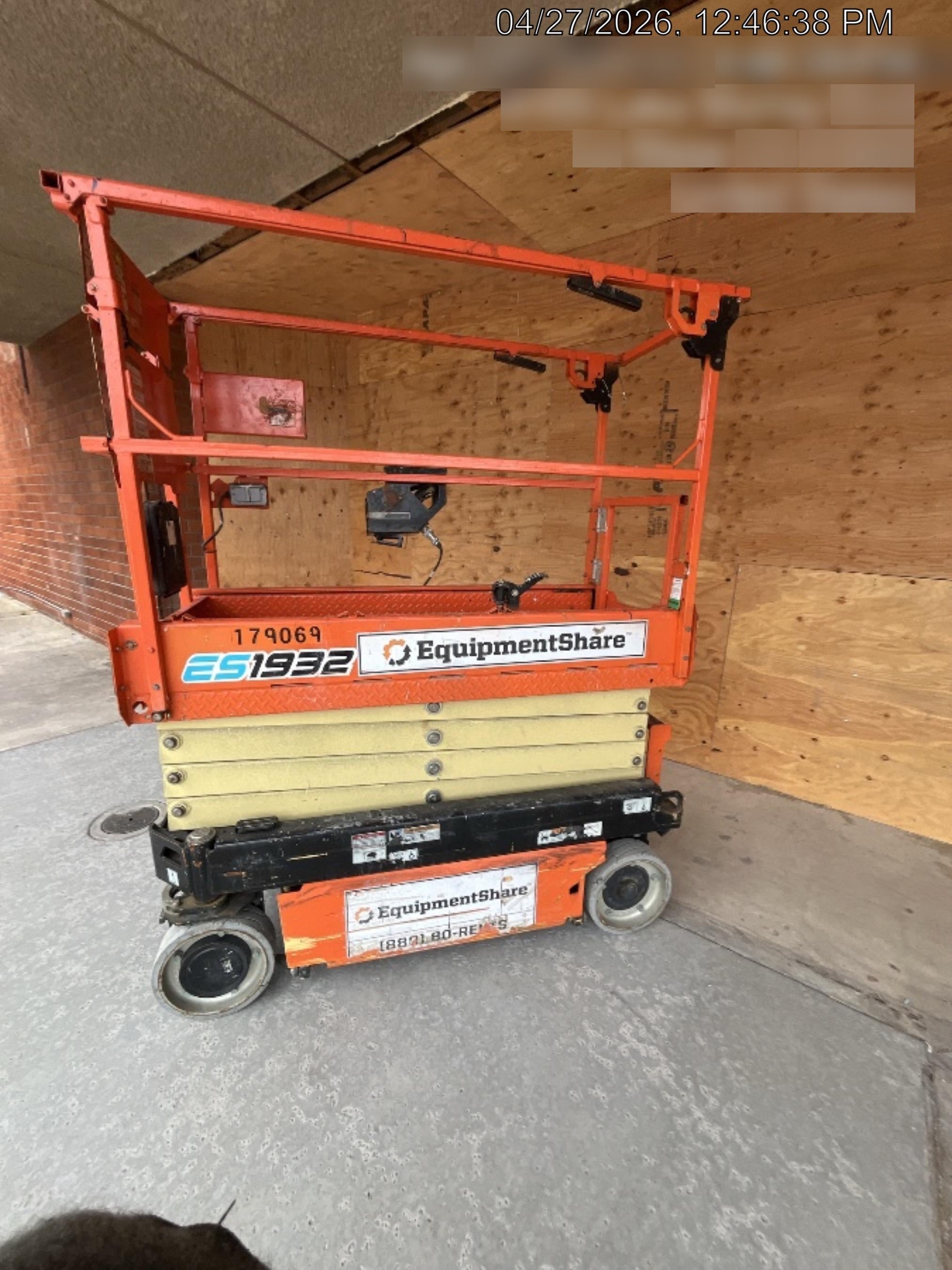 2021 JLG ES1932