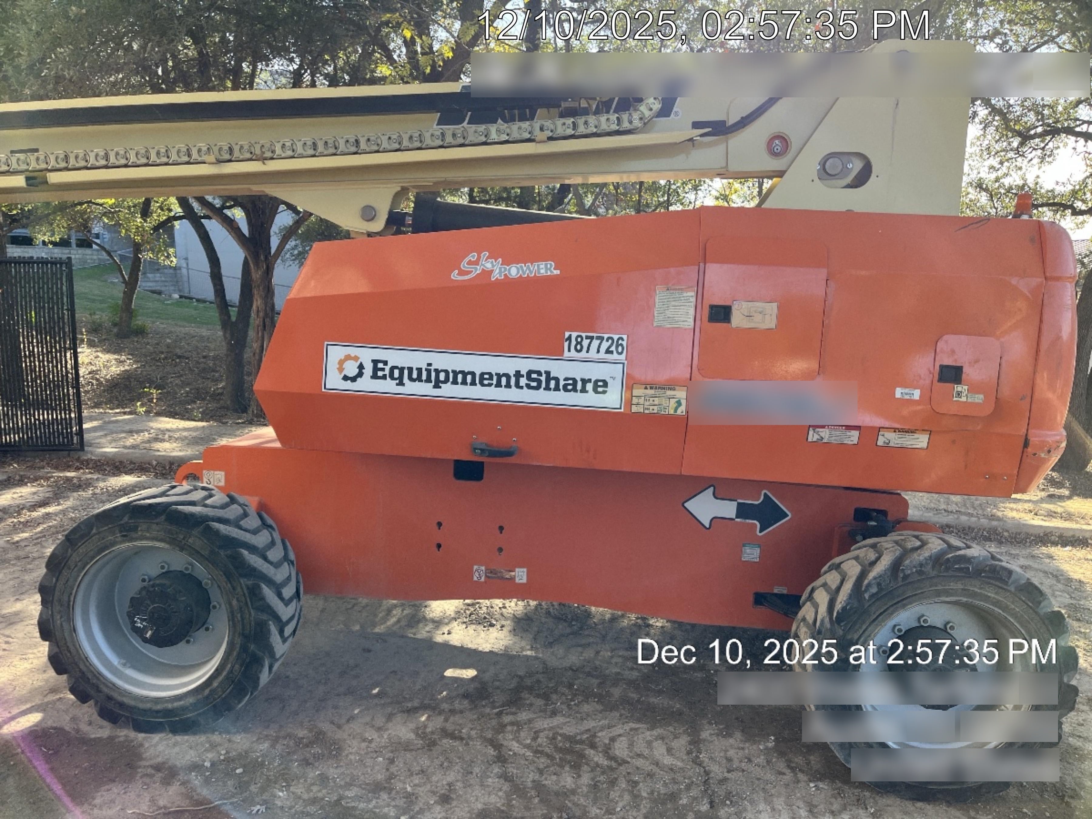 2021 JLG 860SJ