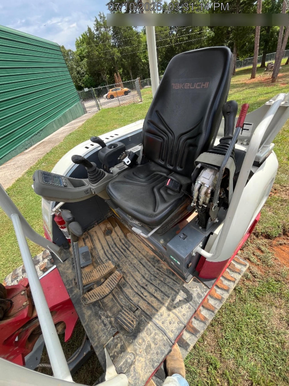 2022 TAKEUCHI TB235-2R