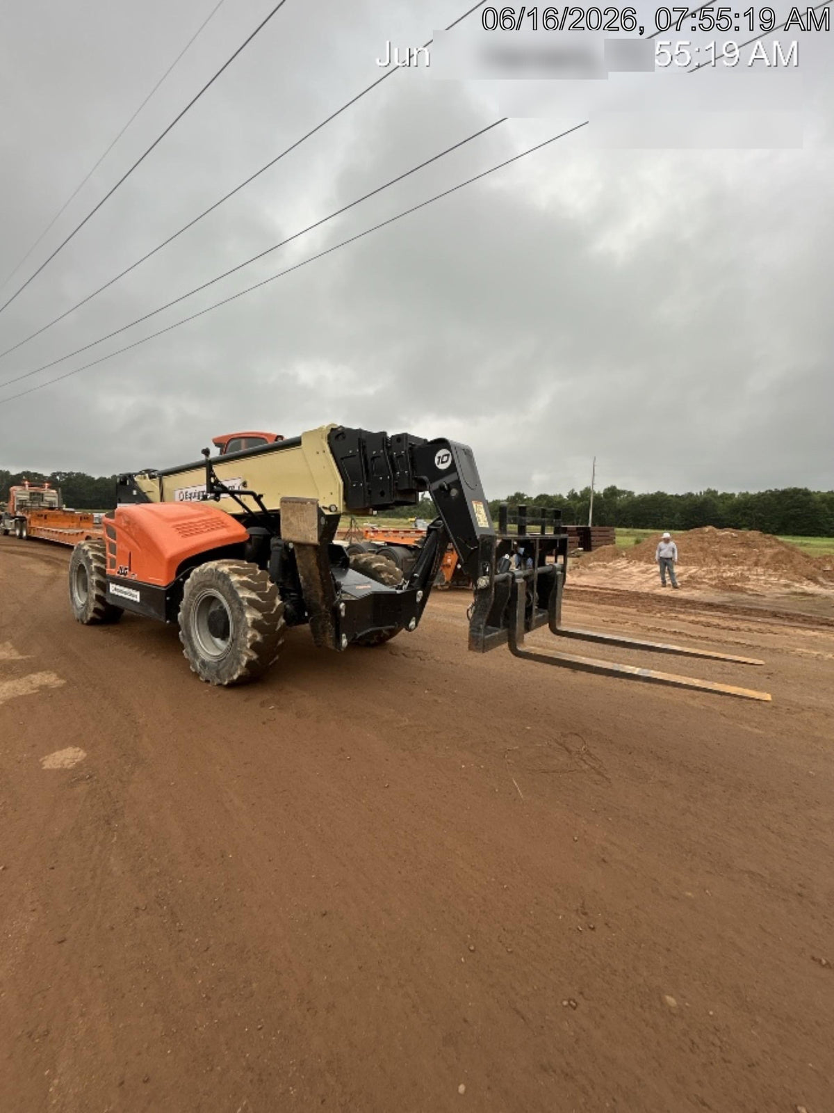 2022 JLG 1075