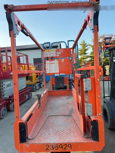 2022 JLG ES1932