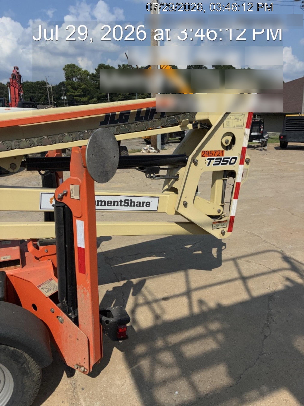 2023 JLG T350